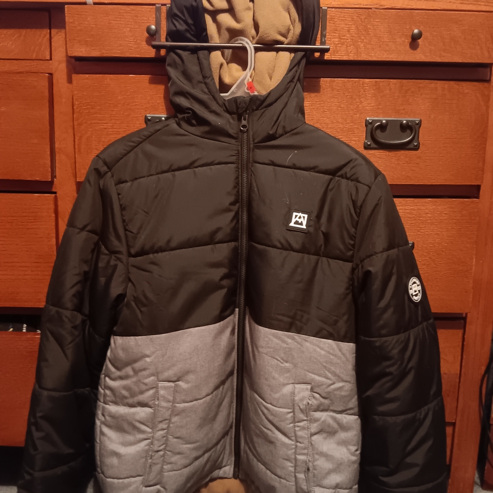 Avalanche Black and Tan Outdoor Jacket